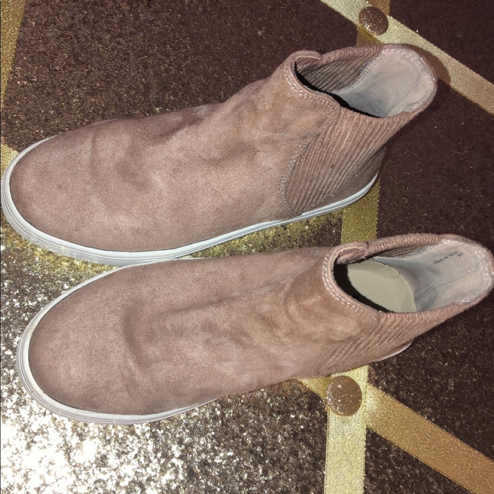 Blush sneakers size 5m STEVE by Steve Madden